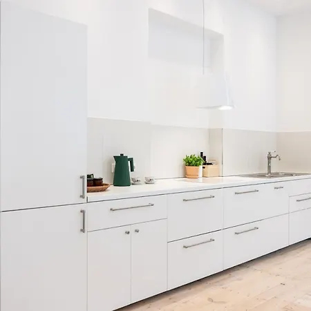 Spacious & Cozy Close To Old Town *