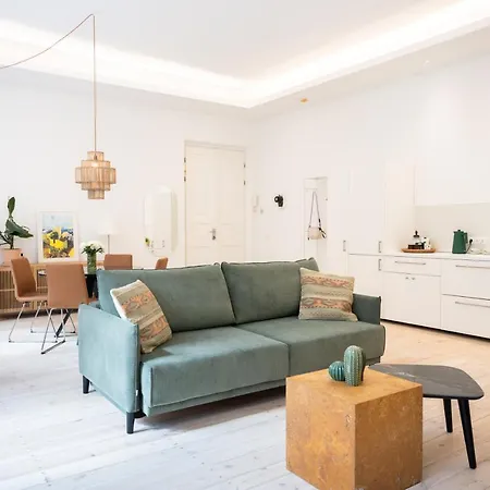 Apartment Spacious & Cozy Close To Old Town *