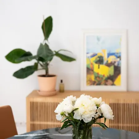 Spacious & Cozy Close To Old Town *